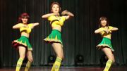 巴西世界杯 激萌足球宝贝三人组短裙热舞