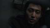 把一个活人关在笼子里，这也太残忍了！