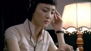 枪花：王丽坤在房内安状窃听器，竟听到茜茜与日军接头，傻眼了