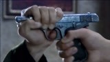 枪花：樊露将日本人手枪拆掉，这段视频太秀了
