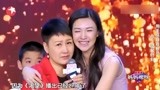 妈妈咪呀：美女与张凯丽拥抱，看不见就去感受！这笑容可真好看！