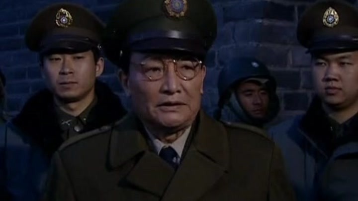 《战北平》李昌毅将不愿起义的将领送到机场飞往南京