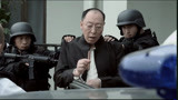 战狼：倪大红饰演黑帮头目，一根烟功夫解决一帮警察，霸气侧漏啊