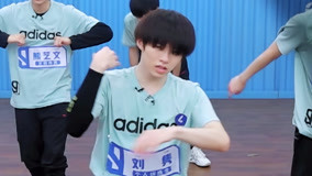 Watch the latest Youth With You 3 - Liu Jun Made Mistake In Dance, More Practice Way To Go (2021) online with English subtitle for free English Subtitle