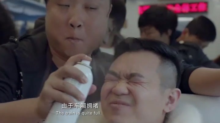 一路惊喜:乔杉大鹏不愧是喜剧演员,一出来就自带笑点