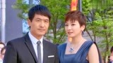 向前冲：小后妈当众推倒继女，不料继女亲妈撞见，一巴掌抡飞她！