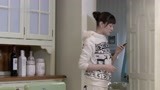 今夜天使降临：丈夫屋里睡觉，妻子看丈夫手机短信，结果发现秘密