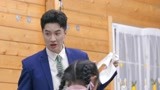 《不要小看我》女生宿舍搭小床一切顺利 王弢带领女生帮助小男孩