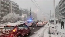 雅典迎今年首场雪，全国高度戒备：部分学校、高速、港口暂时关闭