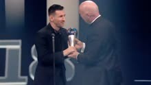 梅西力压本泽马姆巴佩 第七次荣膺世界足球先生