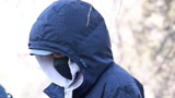 路透：惊喜现身央视老台 今天是捂的很严实的低调丁禹兮！