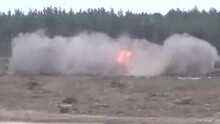 俄军飞行特技赛 王牌直升机当中国队面坠毁爆炸