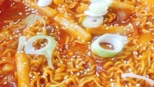 火爆中国的韩国美食拉面炒年糕