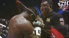 泰拳王播求三回合战胜“黑色猛兽”维克多！
