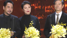 演员刘劲、岳红、陈国星出席百合杯 为评委会特别荣誉颁奖！