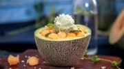 自制特色椰子刨冰蜜瓜碗