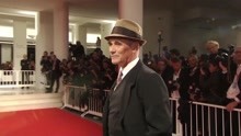 76届威尼斯 马克·里朗斯79岁登红毯 绅士范儿精神矍铄