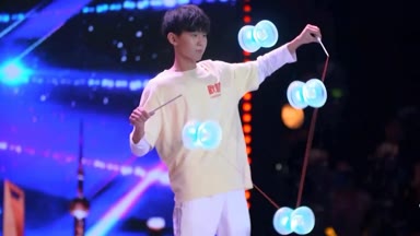 《中国达人秀6》18岁少年苦练绝技10年 小鲜肉用扯铃征服金星
