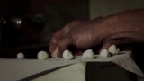 金蝉脱壳：囚犯把卫生纸揉成小球，谁料不久他靠这玩意越狱了！