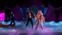 美国好声音：Lady gaga和Christina Aguilera同台演唱 霸气十足！