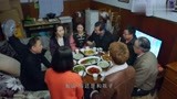 婚姻历险记：饭桌上，武功姜黎得知父母不愿回上海，两人进行劝说