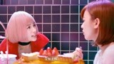 比悲伤更悲伤的故事：女主跟朋友吃饭，朋友一句话吓死人，太雷人