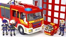 火！ 火！ 消防局的消防车和自动驾驶小车罗伊去救火！ 