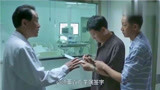 大丈夫：丈夫在医院单子上签字，陪在妻子身边走完最后一程，难过