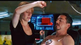 钢铁侠：胸口的反应堆没电了，托尼让小辣椒来充，遭嫌弃！
