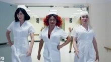 唐人街探案2：笑死不偿命系列，三人的护士装毫无违和感，太搞笑