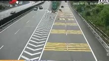 沪昆高速抚州段：疲劳驾驶 车翻人伤