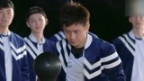 花絮：邓超成第一个“滚蛋”的男人  力量训练变杂技表演