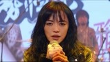《摇滚狂花》彭莱台前喝酒醉倒舞台