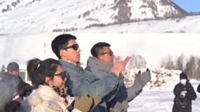  Road Home: Jing Boran and Tan Songyun kicks off the first shoot on a snow mountain 1,200 metres above sea (2023) Legendas em português Dublagem em chinês