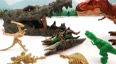 大型鳄鱼头玩具和恐龙玩具