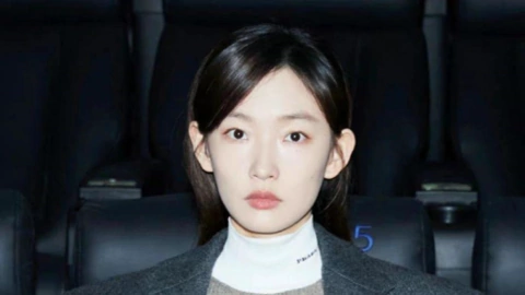 온라인에서 시 童瑤周依然新劇戀愛互揭老底 (2025) 자막 언어 더빙 언어